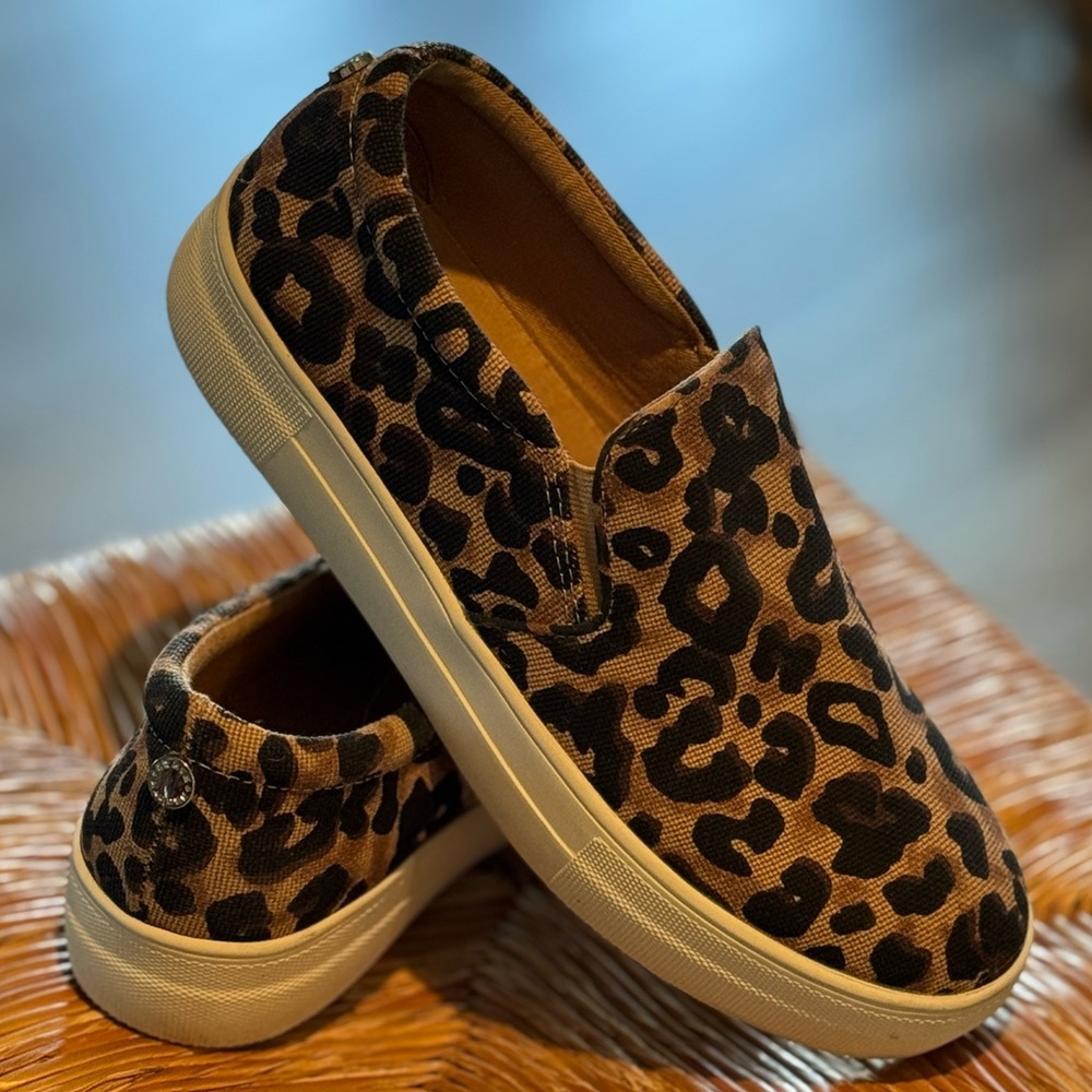 STEVE MADDEN GILLS ANIMAL PRINT